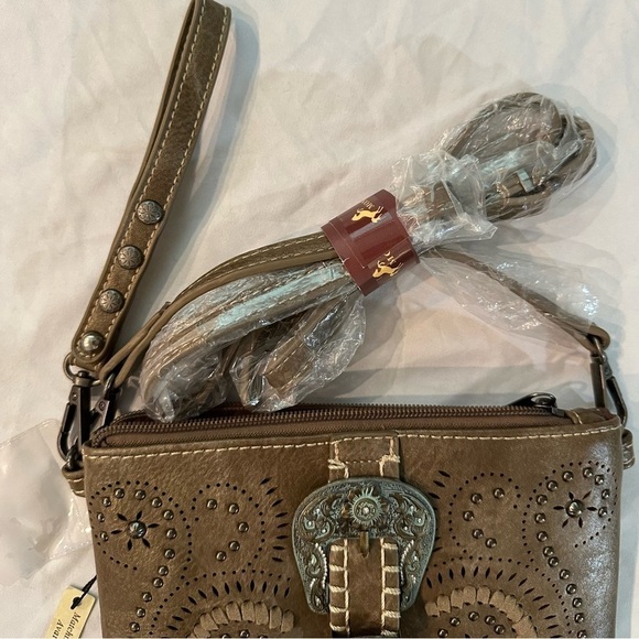 Montana West Tooled Studded Crossbody/Wristlet Bag buckle western boho cowboy - Picture 3 of 9